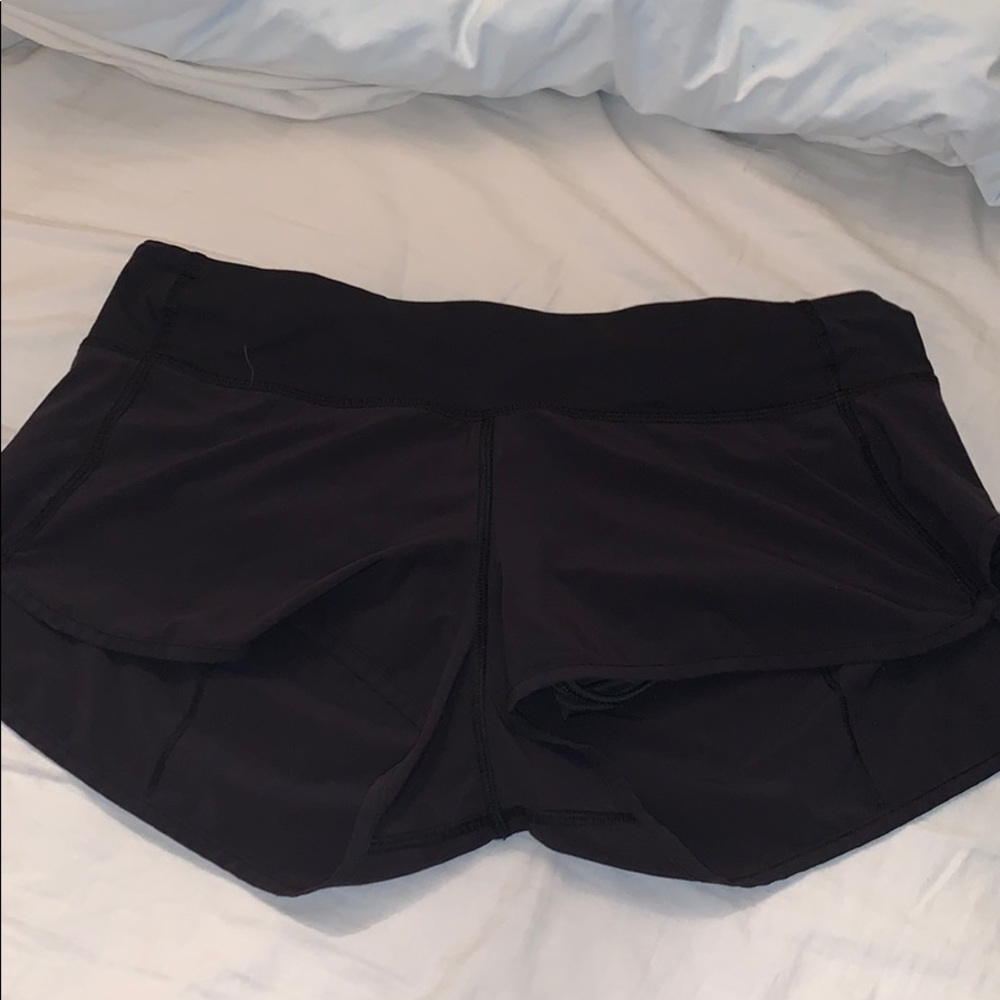 black lululemon speed up shorts size 8